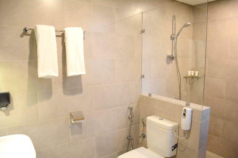 Aparthotel ذا فيفتى ايت السالمية Kuwait City Exterior foto